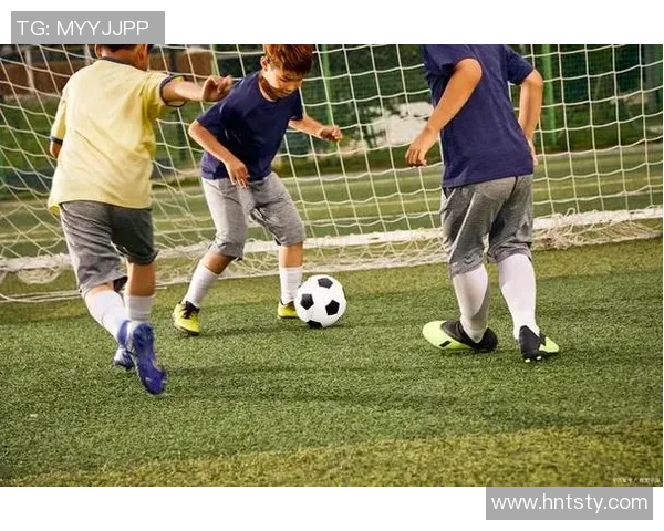 足球明星在家训练分享技巧与心得让你也能提升球技的精彩视频